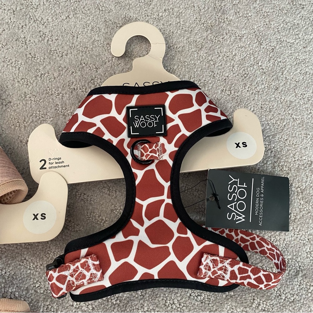 Set of 2 Sassy Woof Adjustable Dog Harness “Giraffic Park and Pinot” Sz XS NWT - Picture 3 of 5